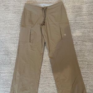 Mountain Hardwear Women's Convertible Hiking Pants, Size 8 - Khaki